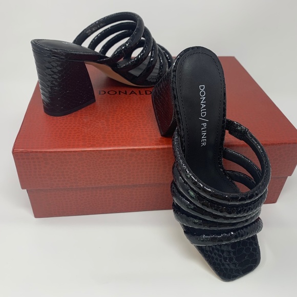 Donald J Pliner Sandal Retail $228 - Picture 1 of 8